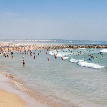 Lejlighed Stunning In W/ Wifi And 1 Bedrooms Costa de Caparica